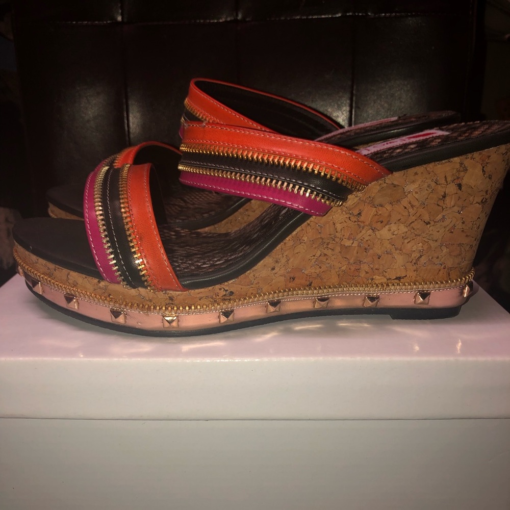Two Lips Wedges - Picture 5 of 7